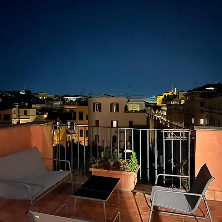 Vatican Rooftop - New Opening 아파트 *
